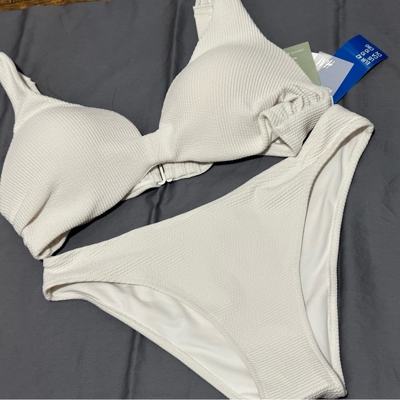 Bikini set - Picture 1 of 4